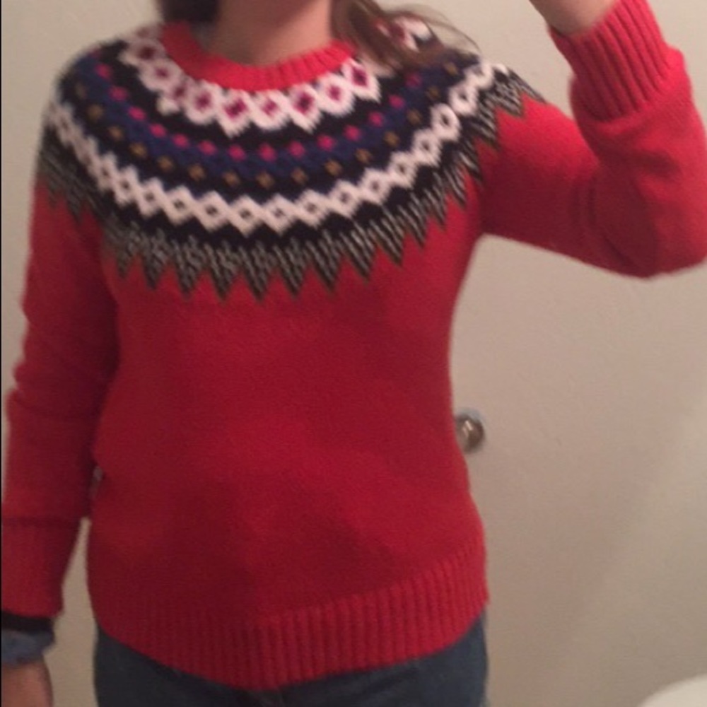 RED SWEATER - Picture 6 of 7